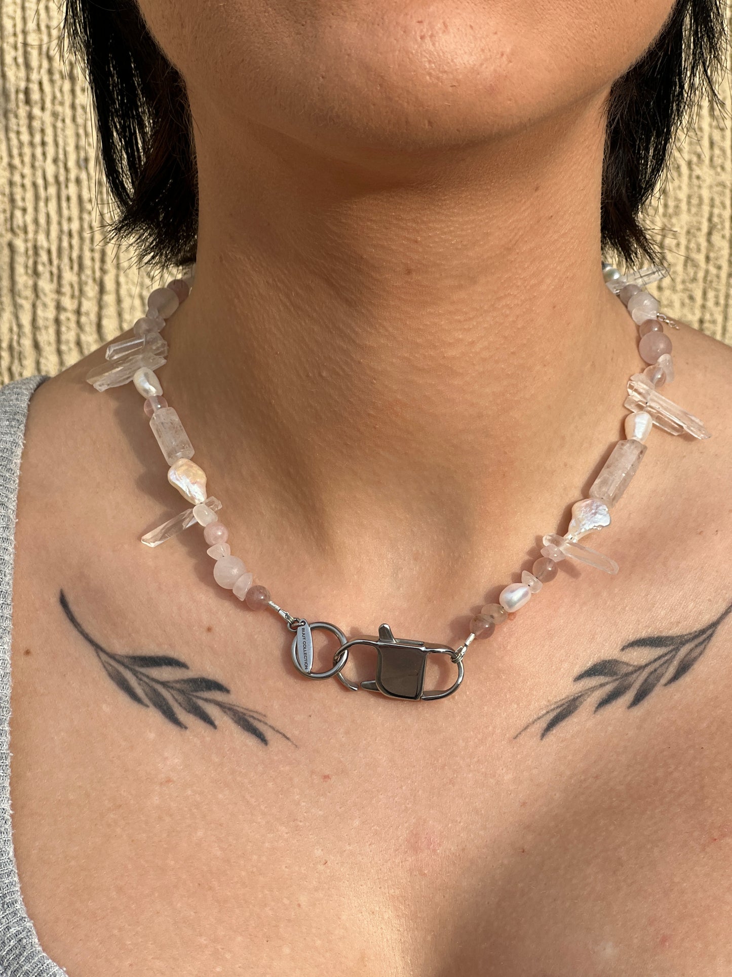 ROSE QUARTZ PEARL NECKLACE WITH RHODIUM CLASP