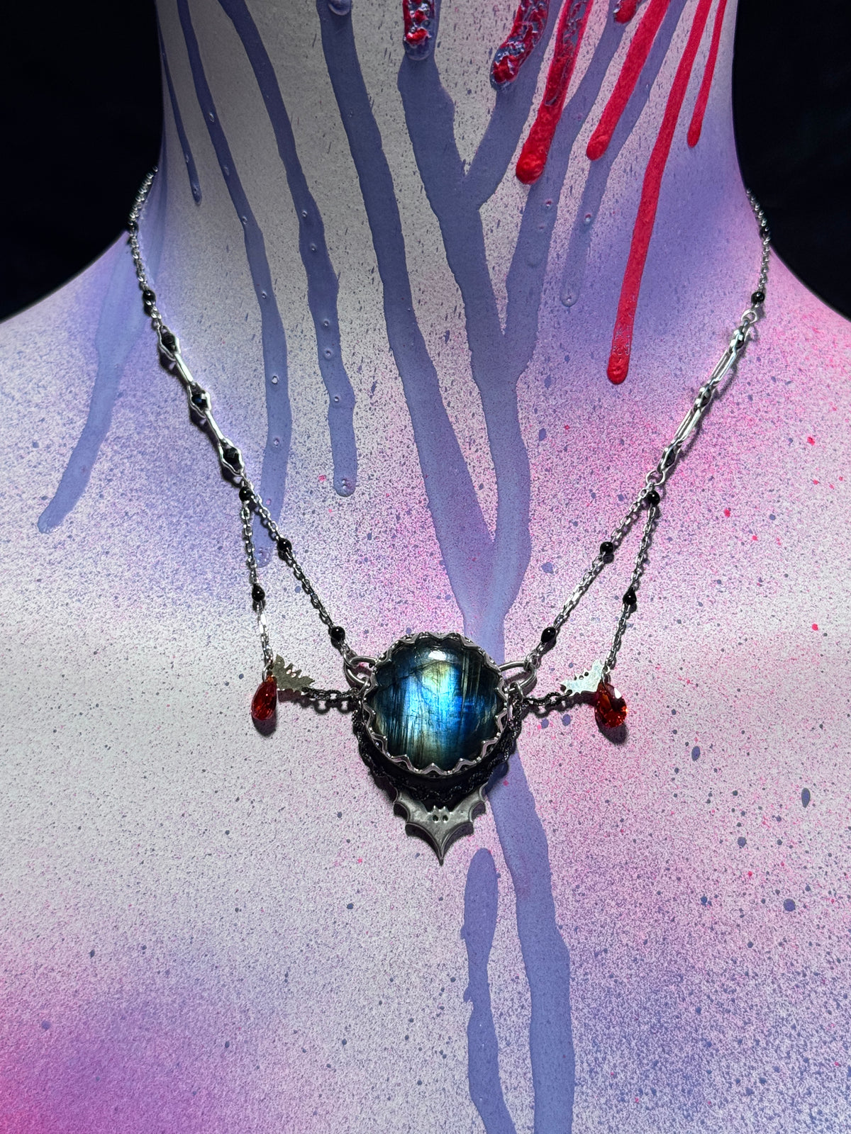 THE VAMPIRE NECKLACE