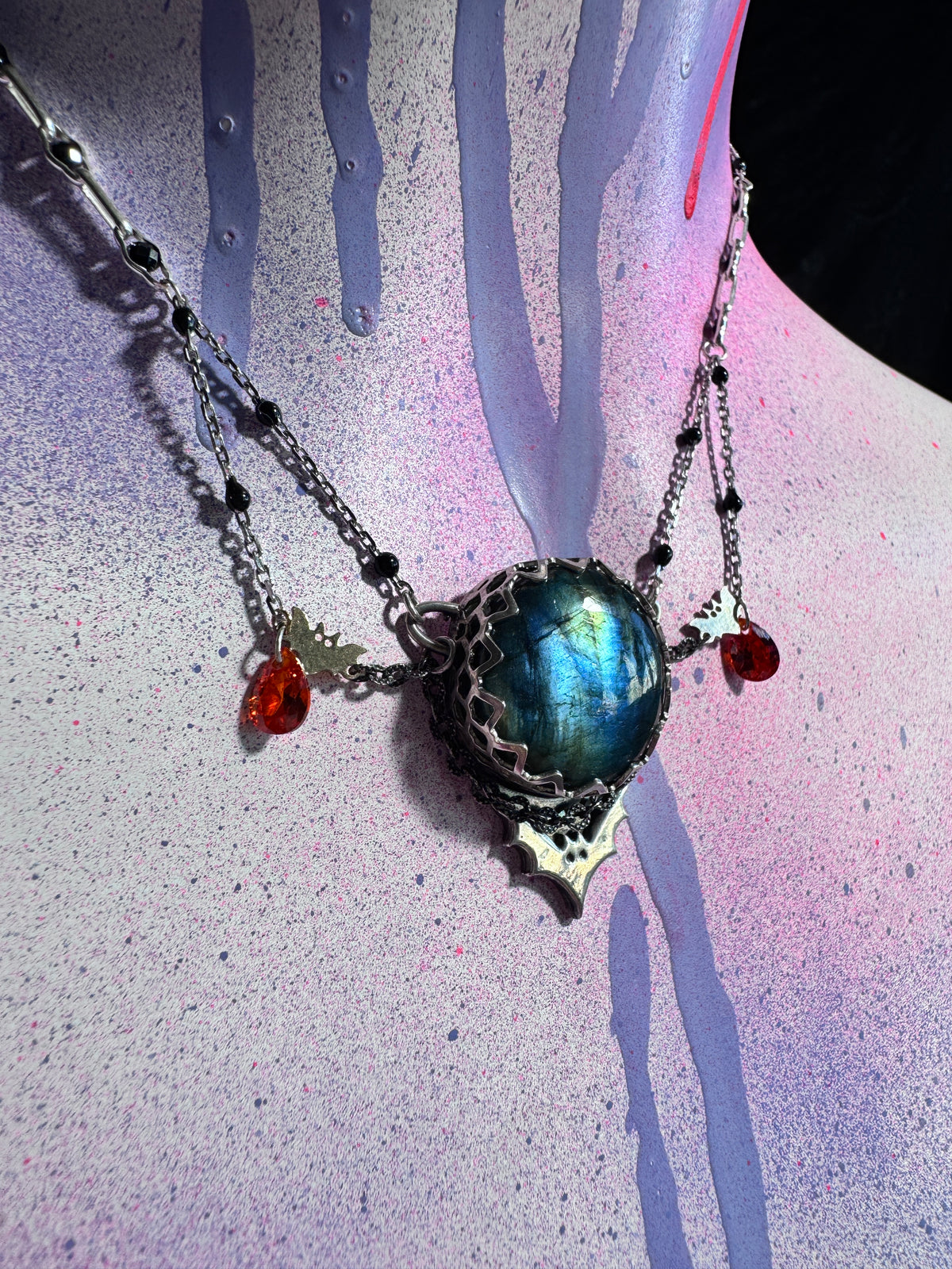 THE VAMPIRE NECKLACE